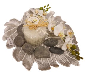 GRAY LEAF CENTERPIECE FLORAL COMPOSITION WITH STONES