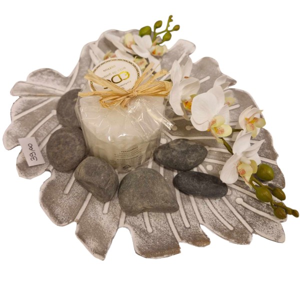 GRAY LEAF CENTERPIECE FLORAL COMPOSITION WITH STONES