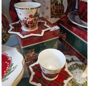 PAIR OF CHRISTMAS BRANDANI PORCELAIN CHRISTMAS TEA CUPS